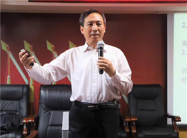 激发创新思维 培养创业精神——bat365举行“创新思维与创业”专题讲座