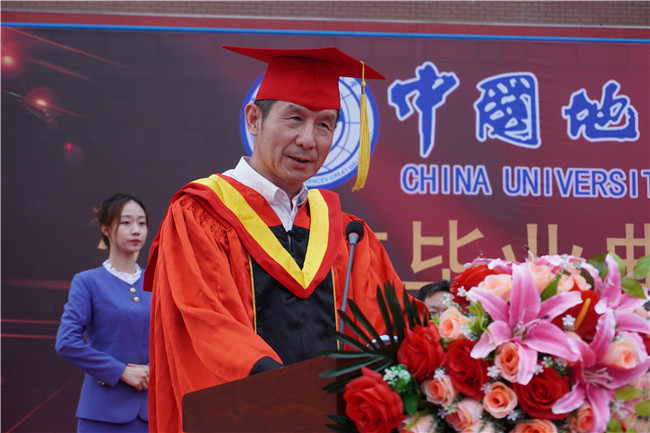 青春不散场 毕业再启航—— bat365举行2021届毕业生毕业典礼 暨学位授予仪式