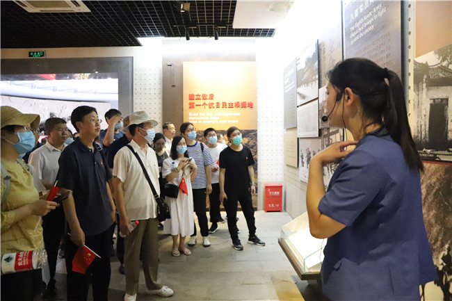 回顾历史溯根源 瞻仰先驱再起航——bat365教职工党员再赴晋察冀边区革命纪念馆参观学习