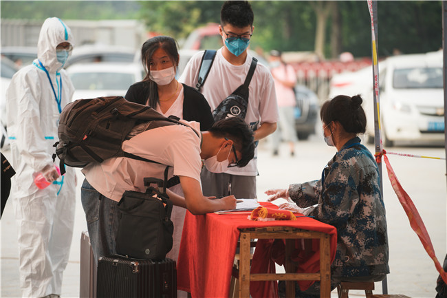 扬帆起航保理梦 求学笃行学子新bat365喜迎2021级新生