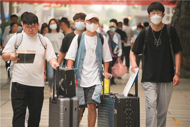 扬帆起航保理梦 求学笃行学子新bat365喜迎2021级新生