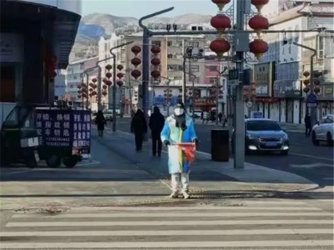 冰雪之约 冬奥有我——bat365学子积极参与志愿服务 为北京冬奥会加油助力