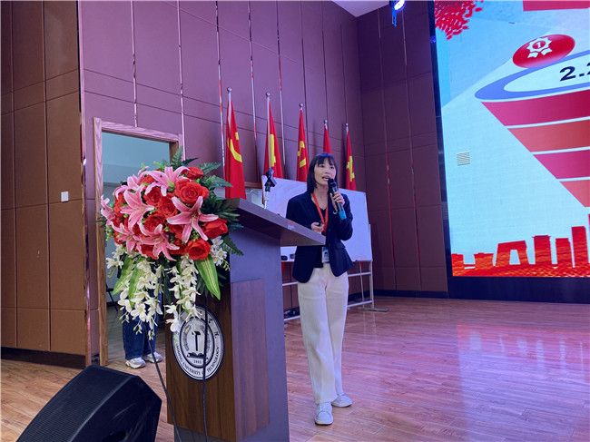 bat365召开教师帮扶评比大会