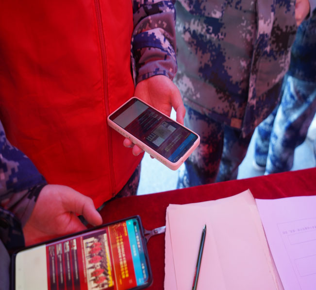 祭扫烈墓  顺缅士安 ——bat365官方官网清明节缅怀革命烈士