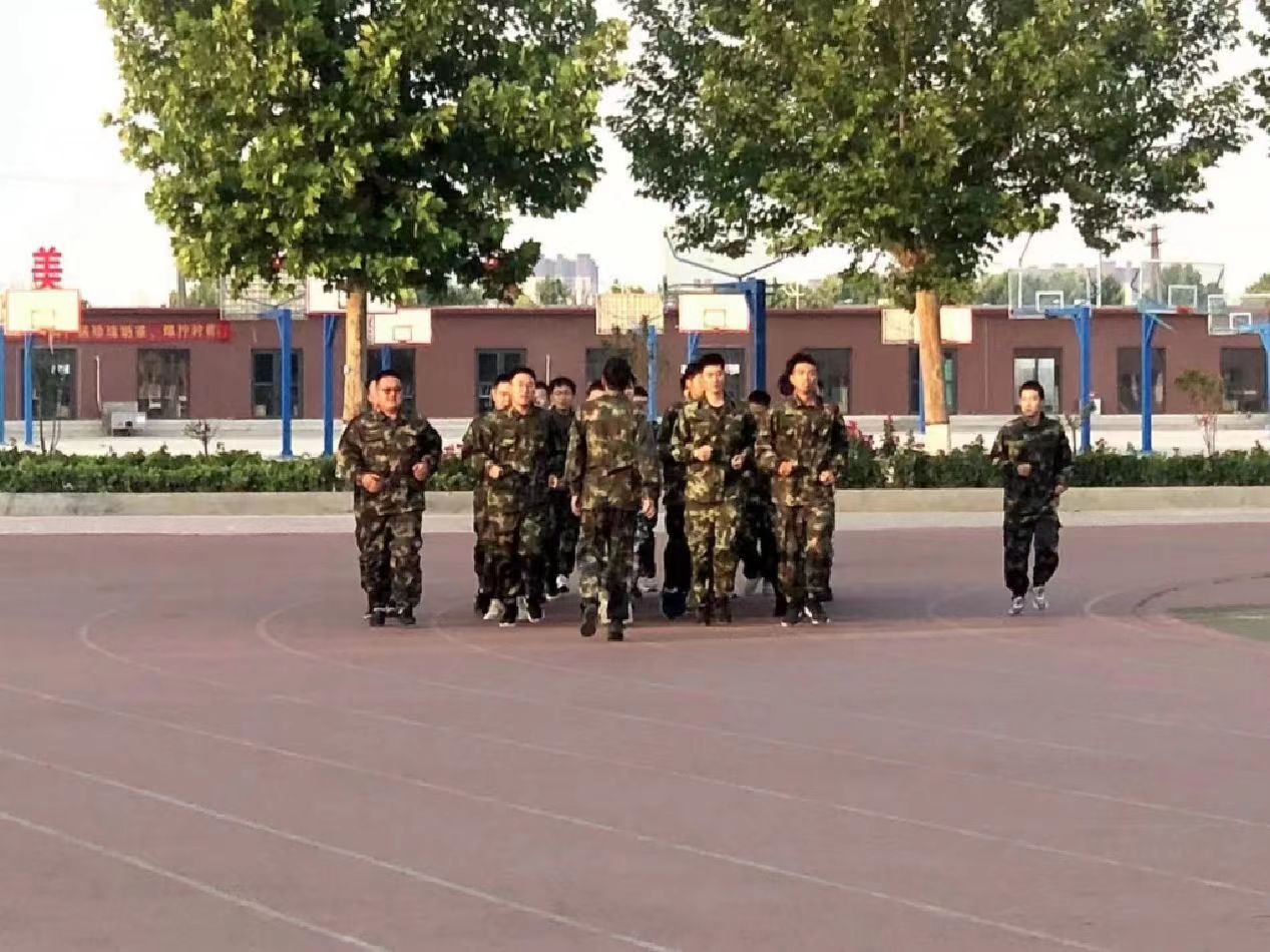 bat365官方官网开展“传帮带”式新入职辅导员培训day3