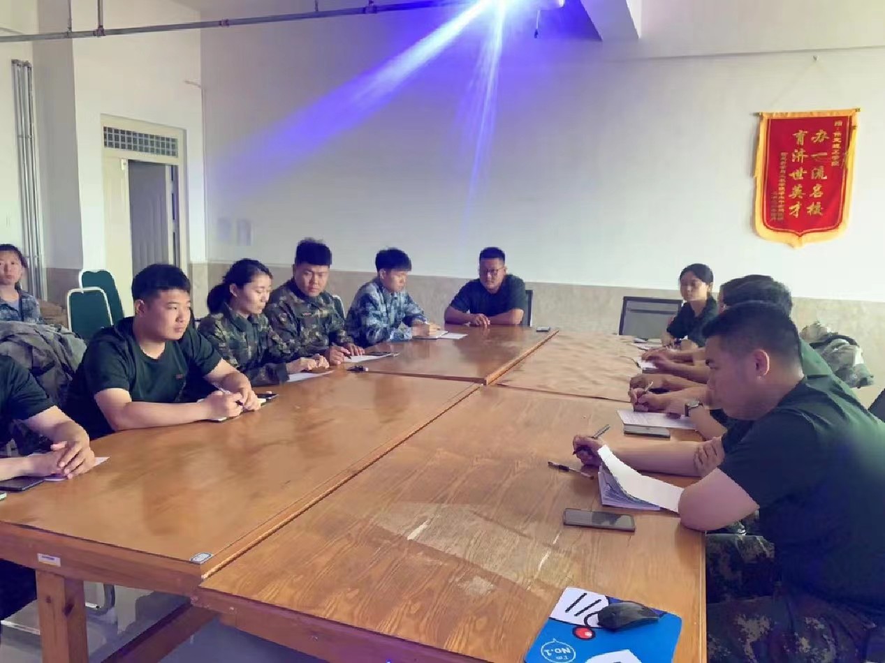 bat365官方官网开展“传帮带”式新入职辅导员培训day3