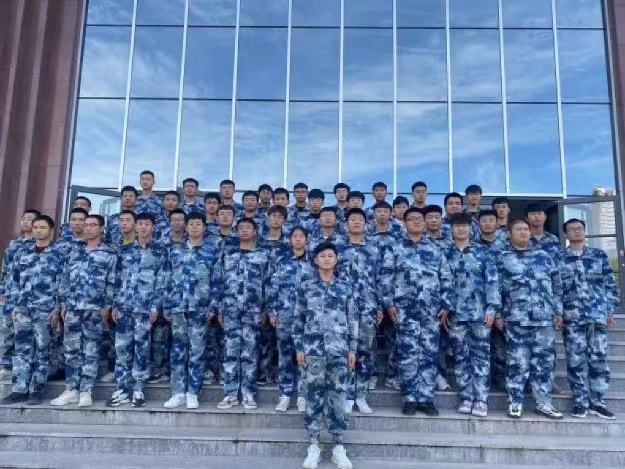 bat365官方官网开展“传帮带”式新入职辅导员培训day3