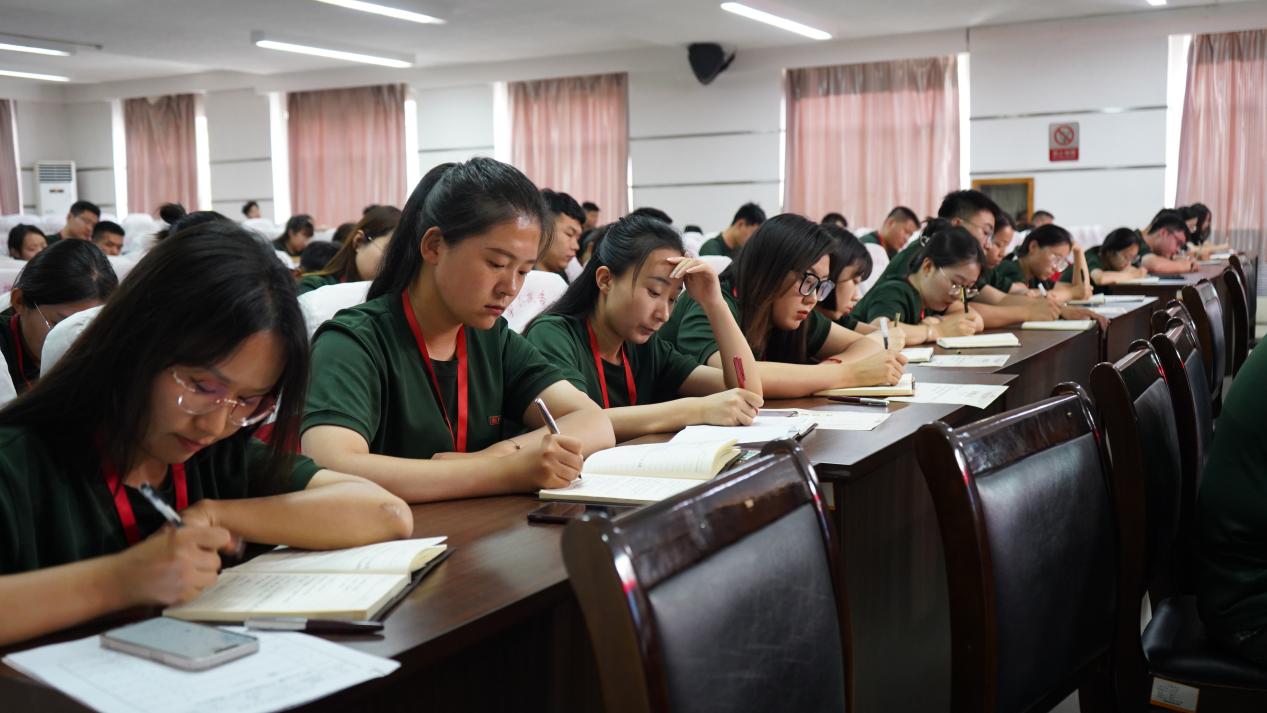 强化凝“新”聚力，赓续立德树人——bat365“传帮带”式新入职辅导员培训圆满结束