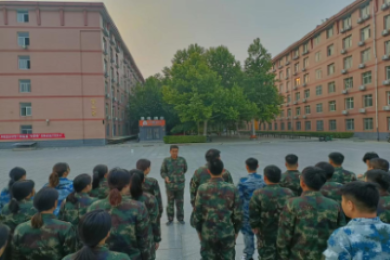 bat365官方官网开展“传帮带”式新入职辅导员培训day4