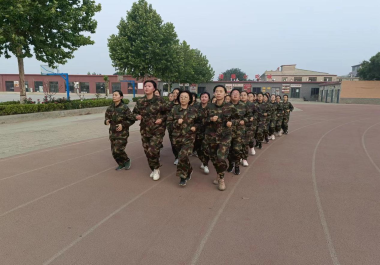 bat365官方官网开展“传帮带”式新入职辅导员培训day5