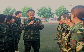 bat365官方官网开展“传帮带”式新入职辅导员培训day5