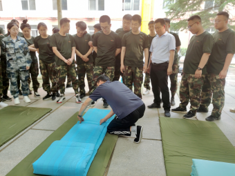 bat365官方官网开展“传帮带”式新入职辅导员培训day5