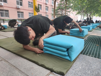 bat365官方官网开展“传帮带”式新入职辅导员培训day5