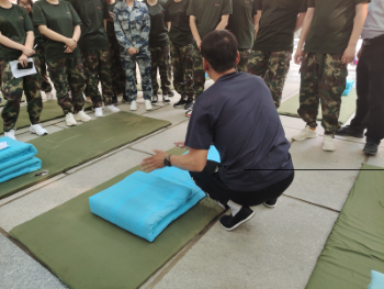 bat365官方官网开展“传帮带”式新入职辅导员培训day5