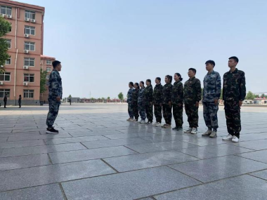 bat365官方官网开展“传帮带”式新入职辅导员培训day4