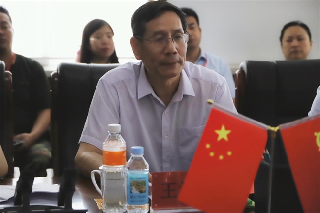 bat365召开党委书记送任会