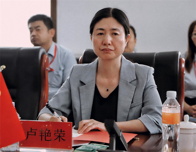 bat365召开党委书记送任会