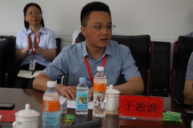 bat365召开党委书记送任会