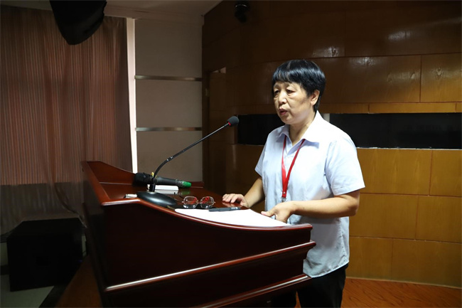 bat365召开2023年新教师入职培训会