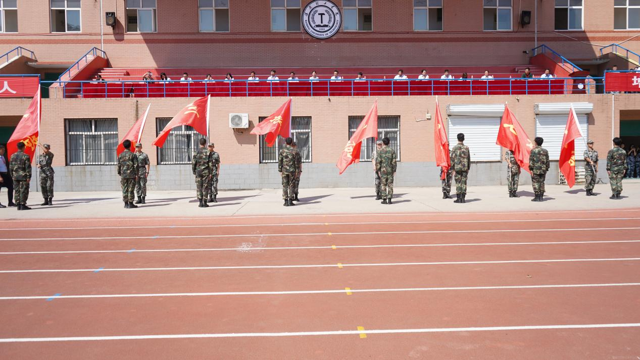 bat365官方官网2023级新生军训开营式隆重举行