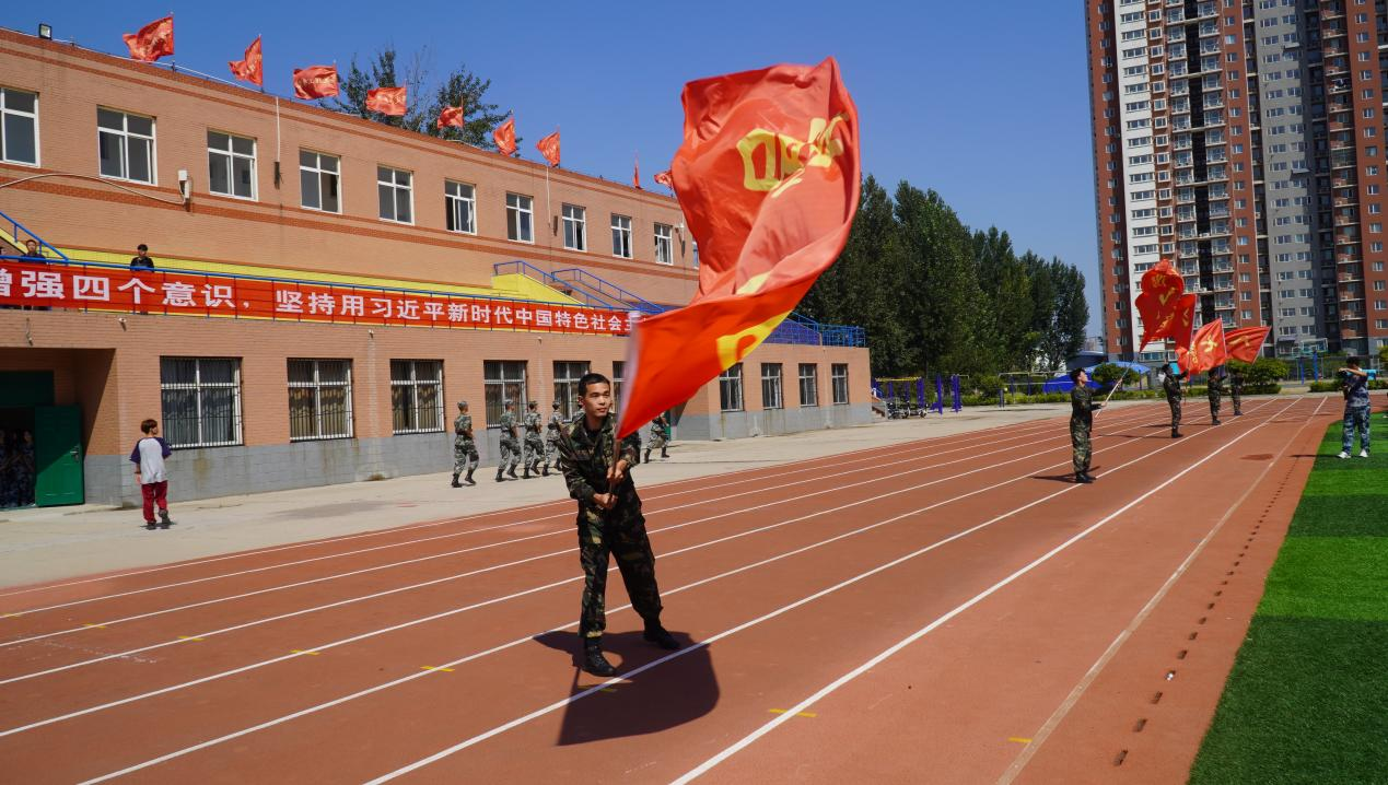 bat365官方官网2023级新生军训开营式隆重举行