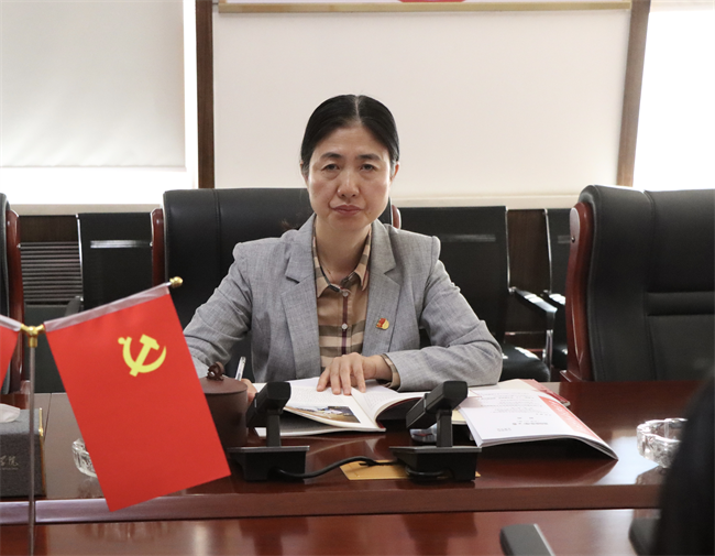 中共bat365官方官网委员会召开党委理论学习中心组（扩大）学习会议