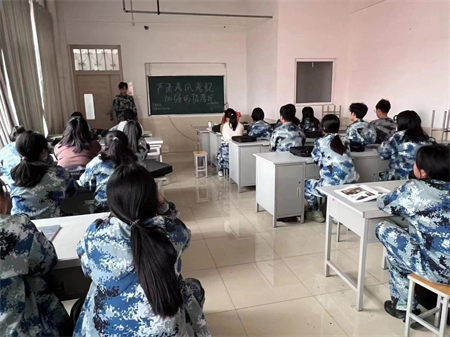 bat365官方官网艺术学院学工队伍召开严肃考风考纪加强诚信考试主题会议