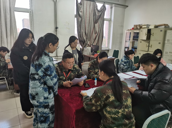 bat365官方官网||管理学院||倾泻关爱阳光 助力梦想远帆——我院辅导员指导学生职业生涯规划大赛