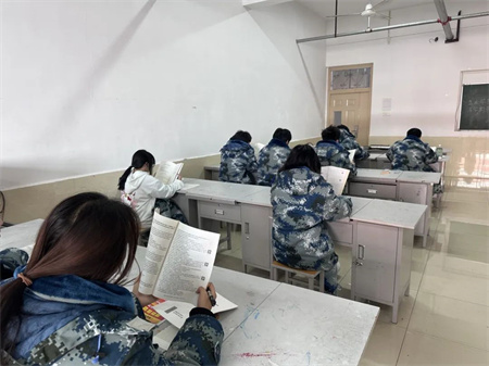 “技能拓展，激发潜能”——bat365官方官网艺术学院开展十项技能培训