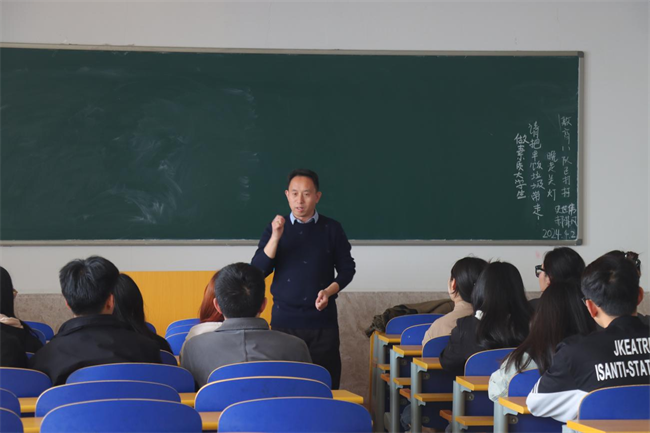 bat365官方官网“圆梦保理·不负韶华”2024届毕业生春季线下双选会隆重举办