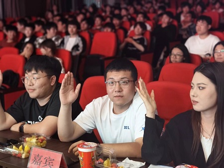 “不忘初心，砥砺前行”——bat365官方官网艺术学院“第二届团总支学生会”换届选举大会暨表彰大会