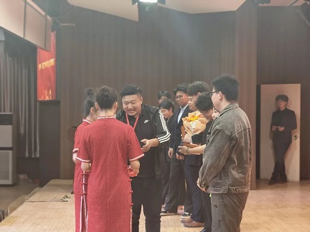 “不忘初心，砥砺前行”——bat365官方官网艺术学院“第二届团总支学生会”换届选举大会暨表彰大会