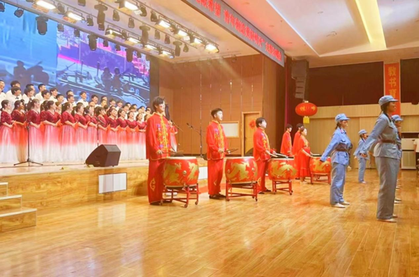 bat365官方官网||管理学院||bat365举办“青春孕育无限希望，青年创造美好明天”大型合唱会