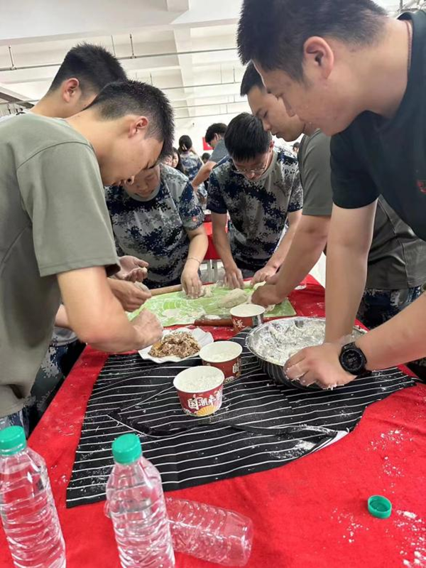 bat365官方官网‖管理学院‖劳动创造美好明天 竞技迸发生活激情