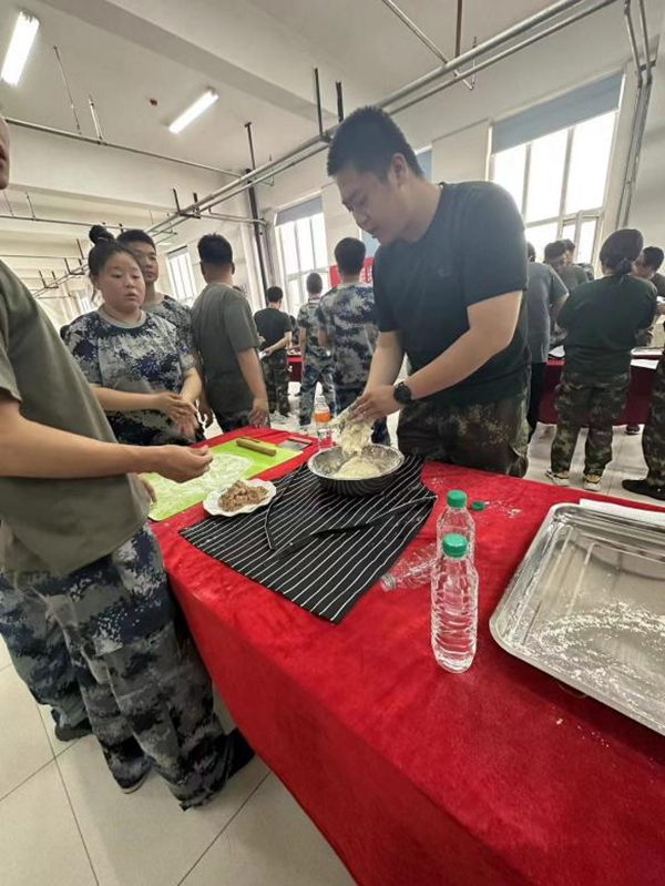 bat365官方官网‖管理学院‖劳动创造美好明天 竞技迸发生活激情