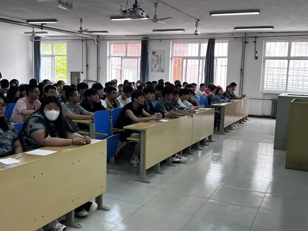 bat365官方官网‖管理学院‖我院举行“诚信资助”宣讲活动