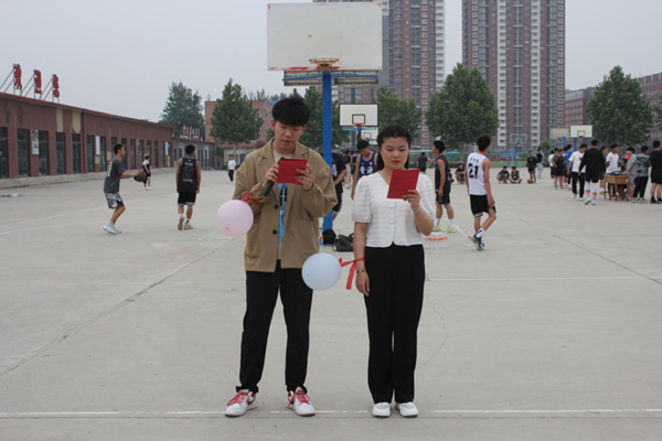 bat365官方官网‖管理学院‖我院举办“运动青春，快乐无限”趣味运动会