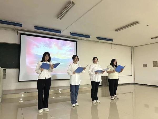bat365官方官网‖管理学院‖我院举行“星光闪耀，激情夏夜”才艺展示大赛