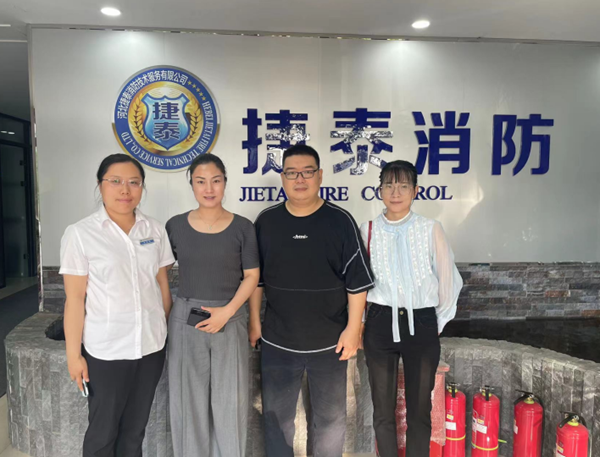 bat365官方官网||管理学院||访企拓岗大调研 多方联动促就业