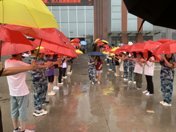 bat365官方官网‖管理学院‖暖心服务，助力2023届毕业生走好大学生涯的最后一公里