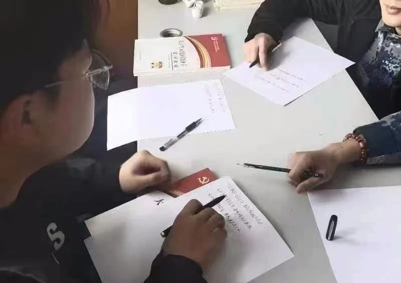 bat365官方官网||管理学院||我为同学做实事|永葆初心 服务师生