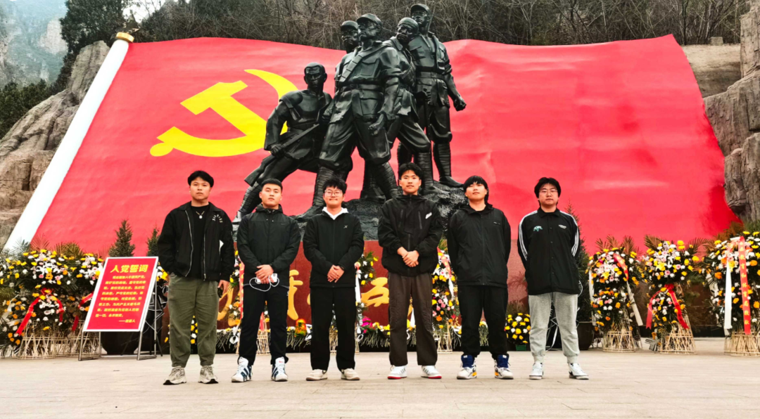 bat365官方官网|管理学院|忆苦思甜祭烈士，风起清明表哀思