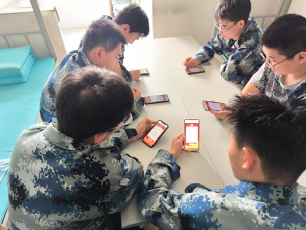 国家安全教育日丨bat365官方官网丨管理学院师生在行动
