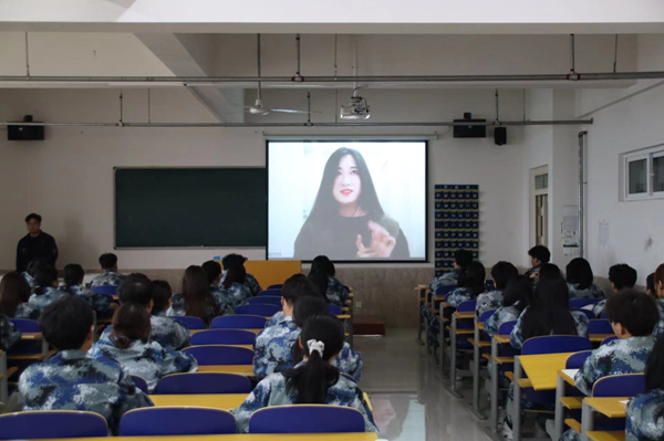 榜样引领|bat365官方官网|管理学院|优秀毕业生王雯潼经验交流分享会