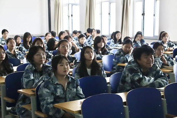 榜样引领|bat365官方官网|管理学院|优秀毕业生王雯潼经验交流分享会