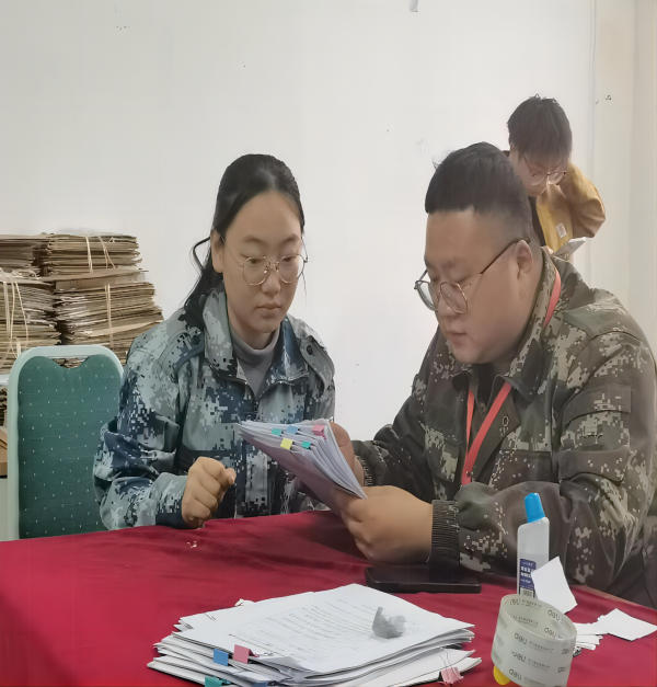 bat365官方官网||管理学院||倾泻关爱阳光 助力梦想远帆——我院辅导员指导学生职业生涯规划大赛