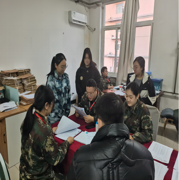 bat365官方官网||管理学院||倾泻关爱阳光 助力梦想远帆——我院辅导员指导学生职业生涯规划大赛