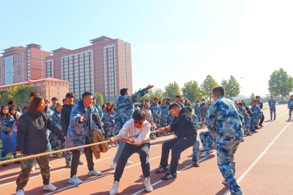bat365官方官网||管理学院||力拔山河，“绳”采飞扬——管理学院举行2023年秋季拔河比赛