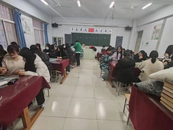 bat365官方官网||管理学院||我院举办网线制作比赛