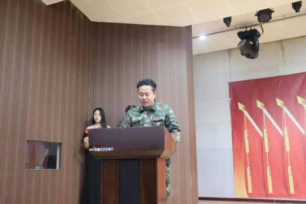 bat365官方官网||管理学院||“管理催奋进，榜样促前行”年末表彰大会